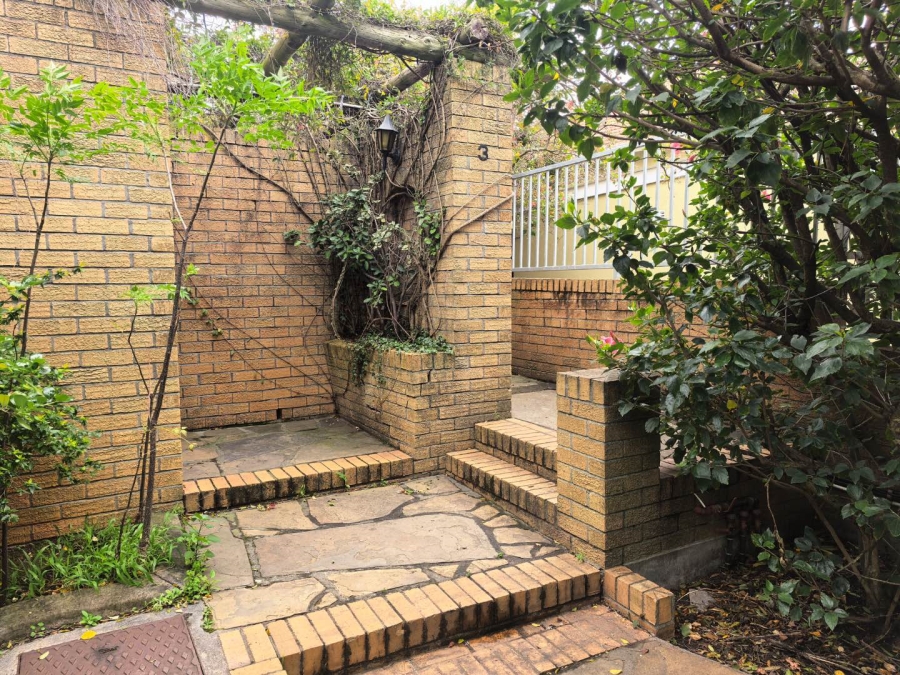 2 Bedroom Property for Sale in Tamboerskloof Western Cape